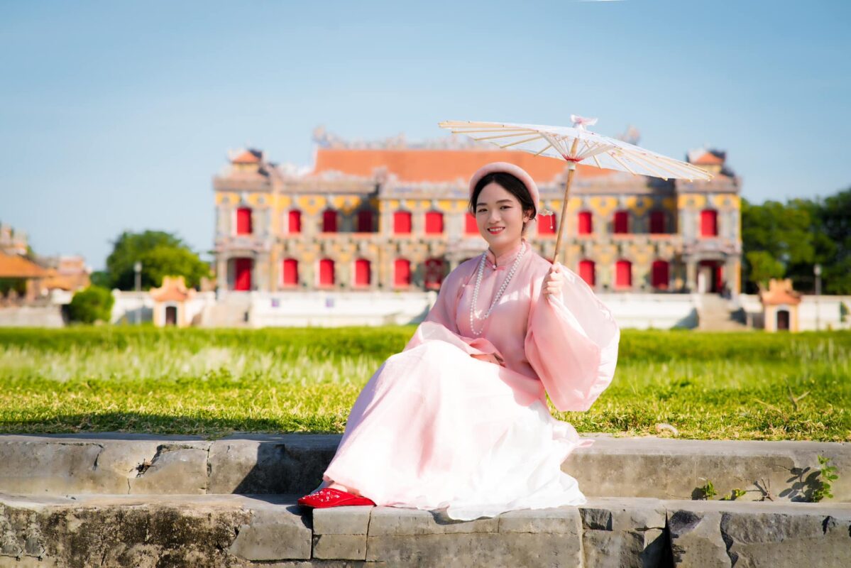 Cửa hàng áo dài cổ phục Lavender chuyên cho thuê áo dài chụp ảnh tại Huế