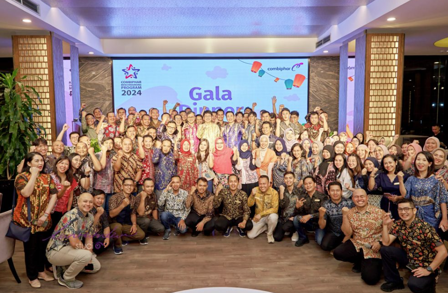 cách chụp ảnh year end party ngoài trời hiệu quả