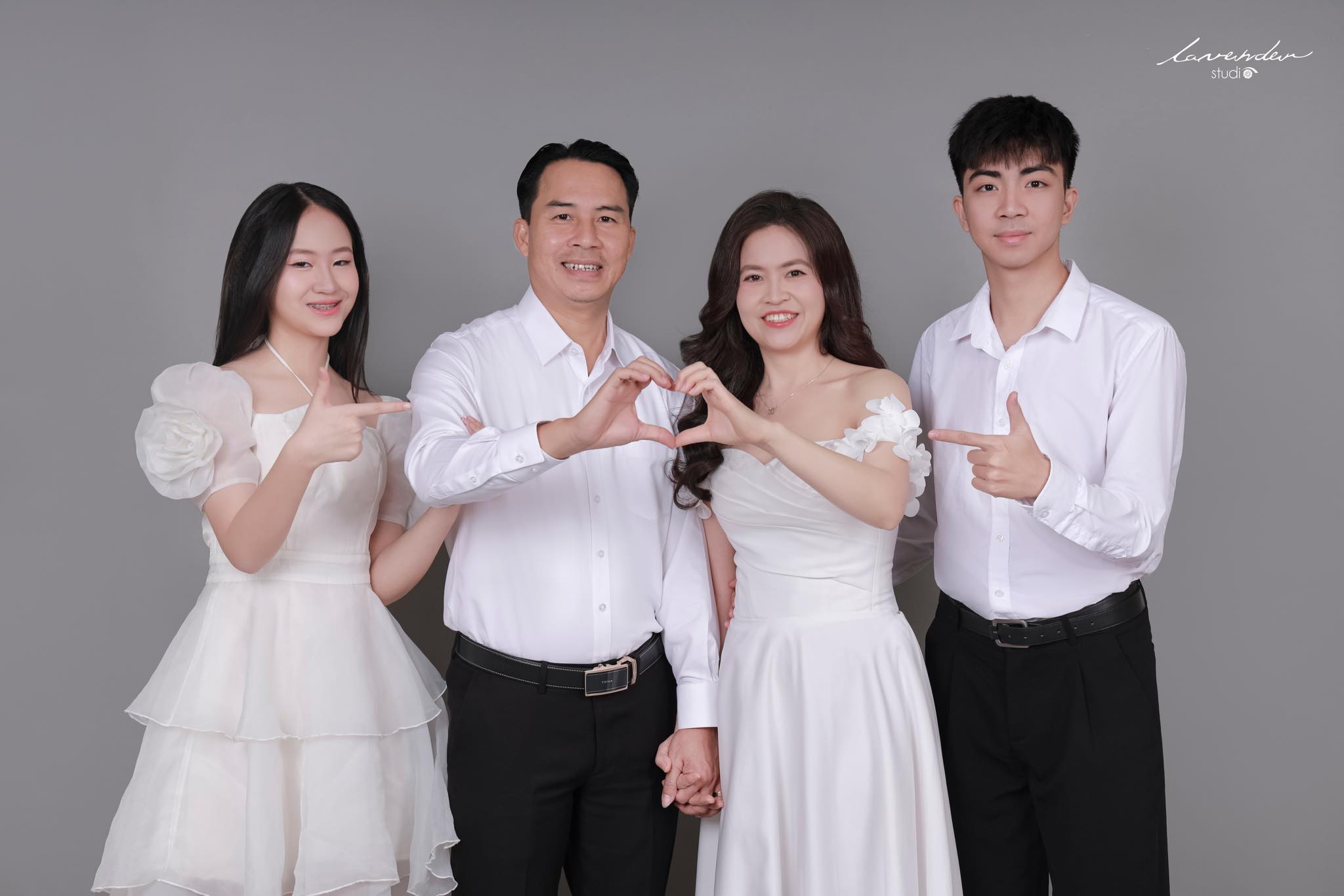 Studio chụp ảnh gia đình Tết tại Đà Nẵng ấn tượng Xuân 2025 không thể bỏ qua