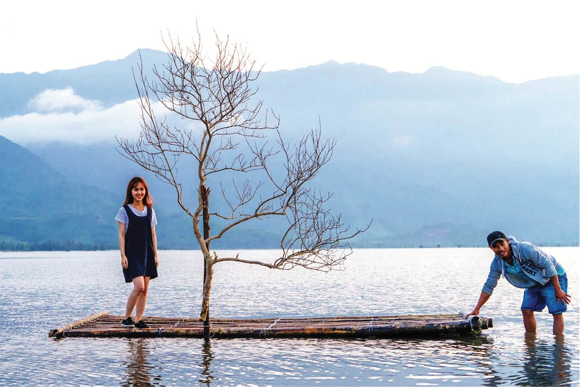 Top 10 dịch vụ thuê thợ chụp hình ở Lăng Cô - Huế uy tín Top 10 dịch vụ thuê thợ chụp hình ở Lăng Cô - Huế uy tín