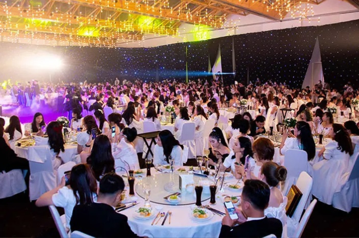 Top phong cách chụp ảnh Year End Party được doanh nghiệp ưa chuộng nhất hiện nay