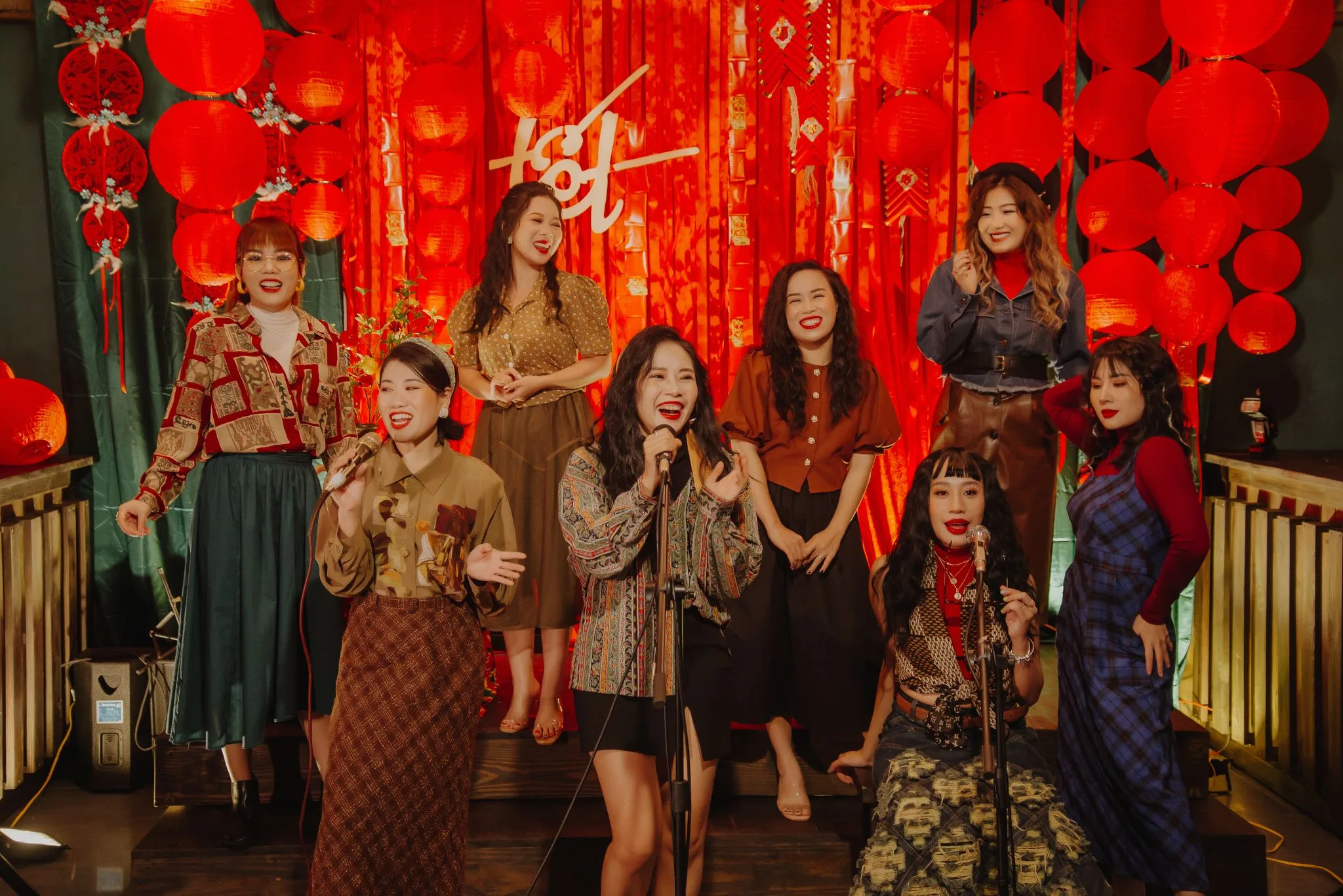 Top phong cách chụp ảnh Year End Party được doanh nghiệp ưa chuộng nhất hiện nay