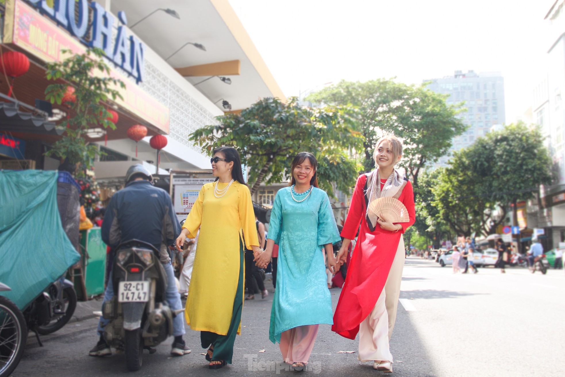 Chụp Ảnh Tết 2026 Chi Phí Thấp Tại Đà Nẵng – Phong Cách Hiện Đại