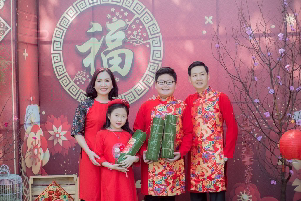 10 concept chụp ảnh gia đình 4 người dịp Tết được yêu thích nhất 10 concept chụp ảnh gia đình 4 người dịp Tết được yêu thích nhất