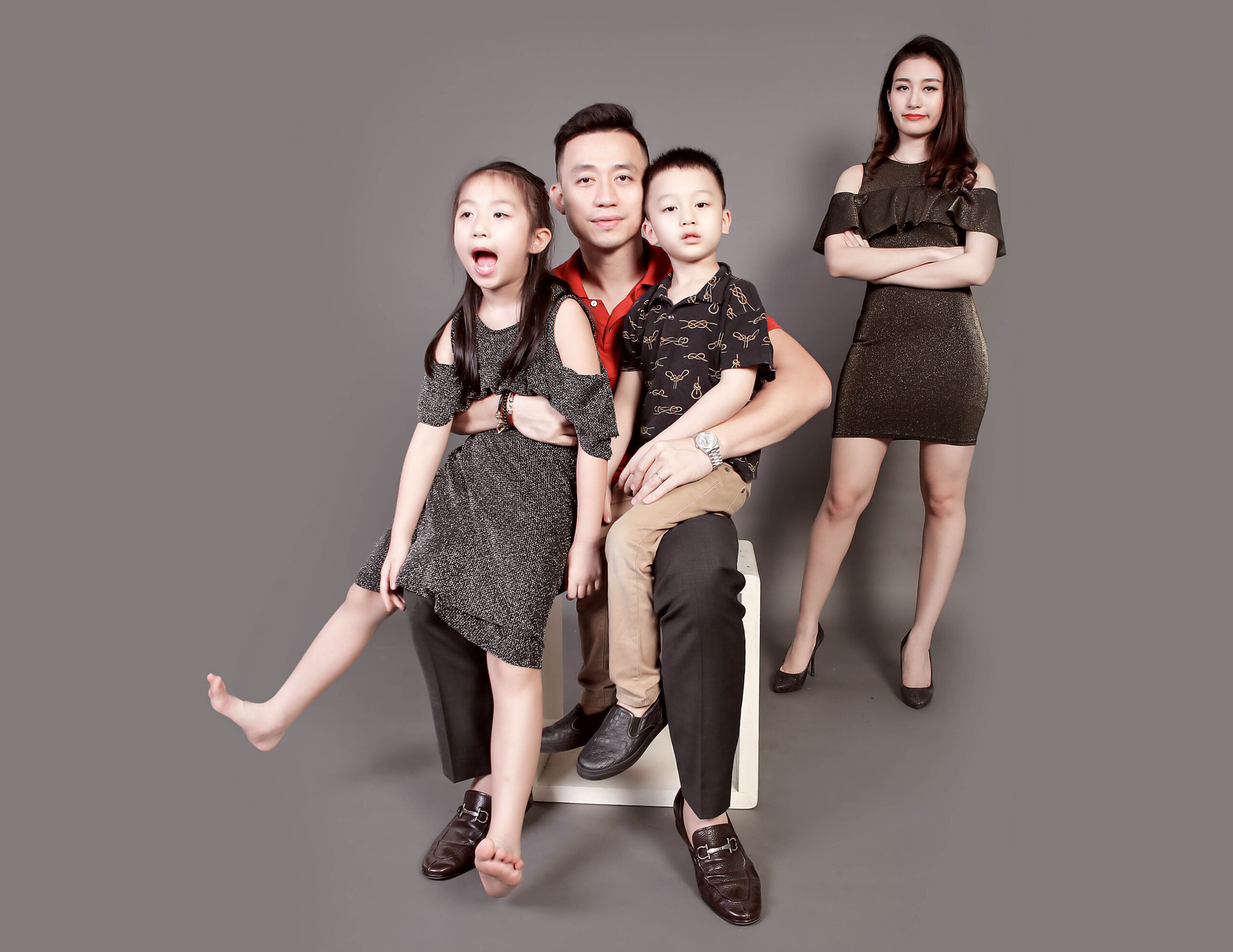 10 concept chụp ảnh gia đình 4 người dịp Tết được yêu thích nhất 10 concept chụp ảnh gia đình 4 người dịp Tết được yêu thích nhất