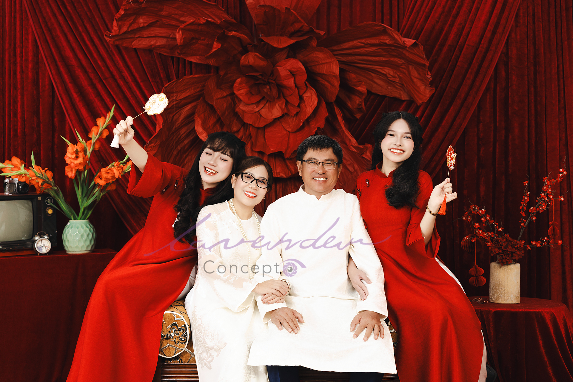 10 concept chụp ảnh gia đình 4 người dịp Tết được yêu thích nhất 10 concept chụp ảnh gia đình 4 người dịp Tết được yêu thích nhất