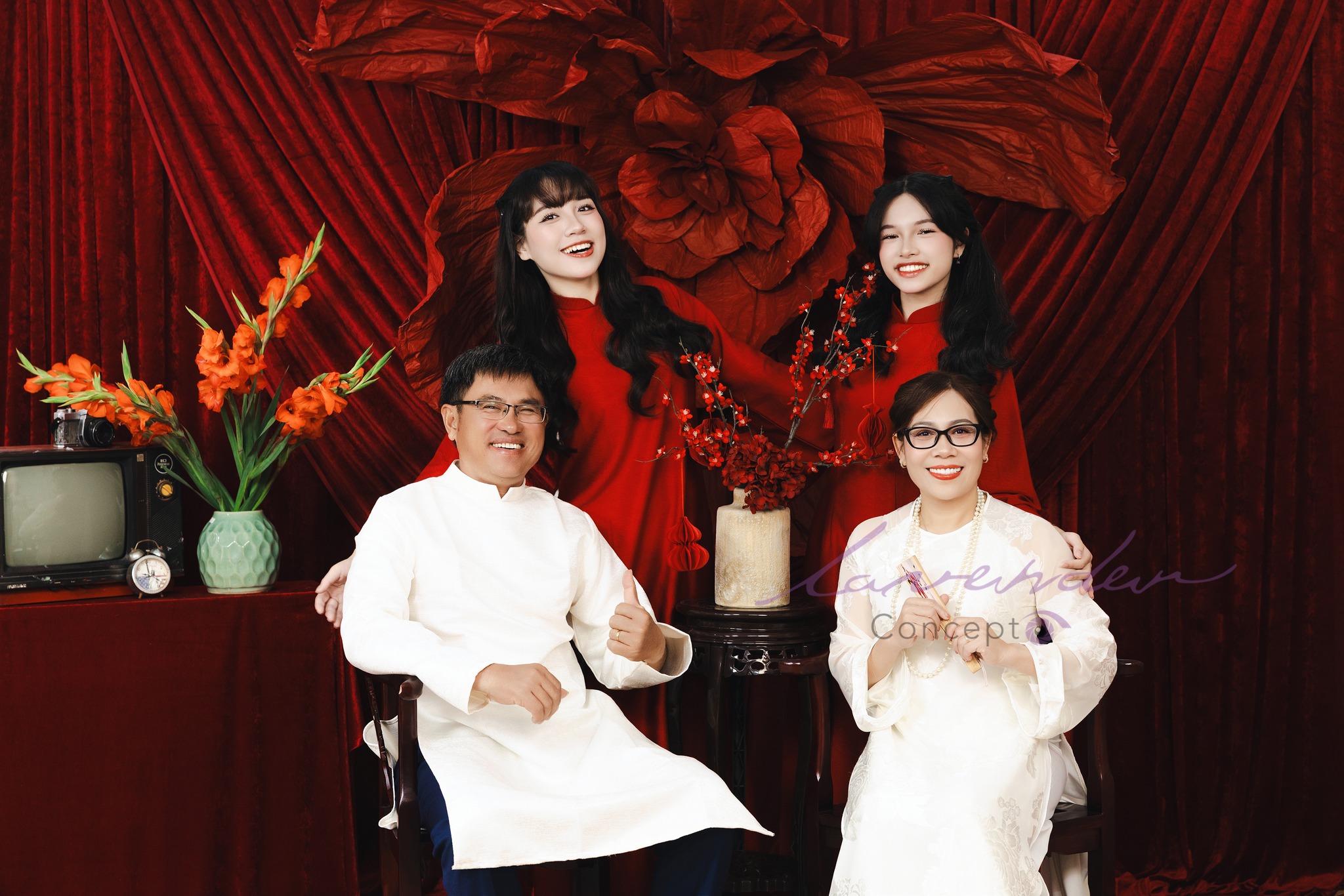 Chụp ảnh gia đình tết 2026: Trang phục và concept phổ biến Chụp ảnh gia đình tết 2026: Trang phục và concept phổ biến