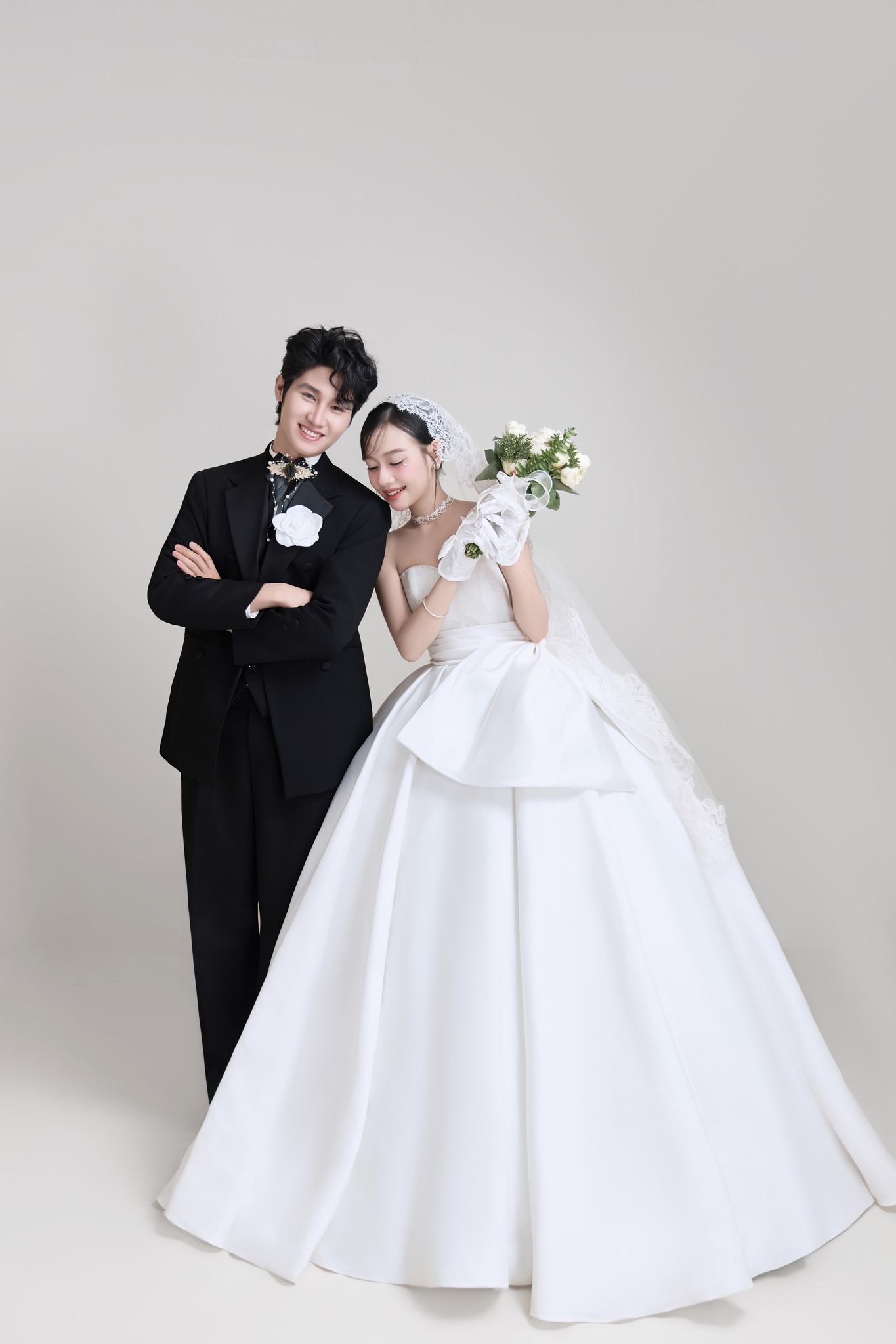 Bí quyết chụp ảnh cưới 2026 đẹp tự nhiên như tạp chí