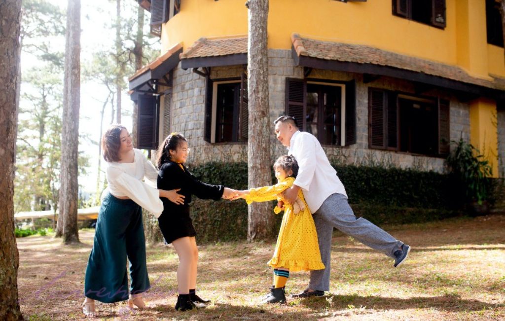 Studio Chụp Ảnh Gia Đình Hội An 2026 Chuyên Nghiệp