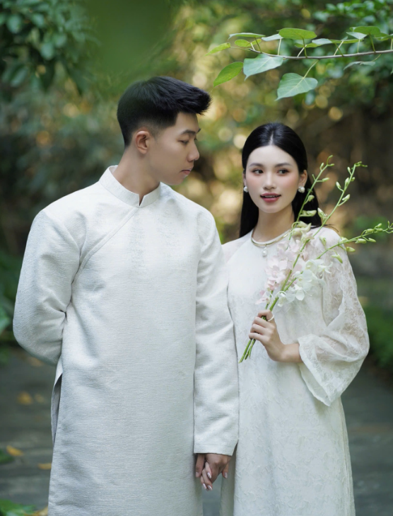Chụp ảnh couple áo dài 2026 – Dịu dàng và sang trọng Chụp ảnh couple áo dài 2026 – Dịu dàng và sang trọng