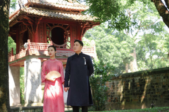 Chụp ảnh couple áo dài 2026 – Dịu dàng và sang trọng Chụp ảnh couple áo dài 2026 – Dịu dàng và sang trọng