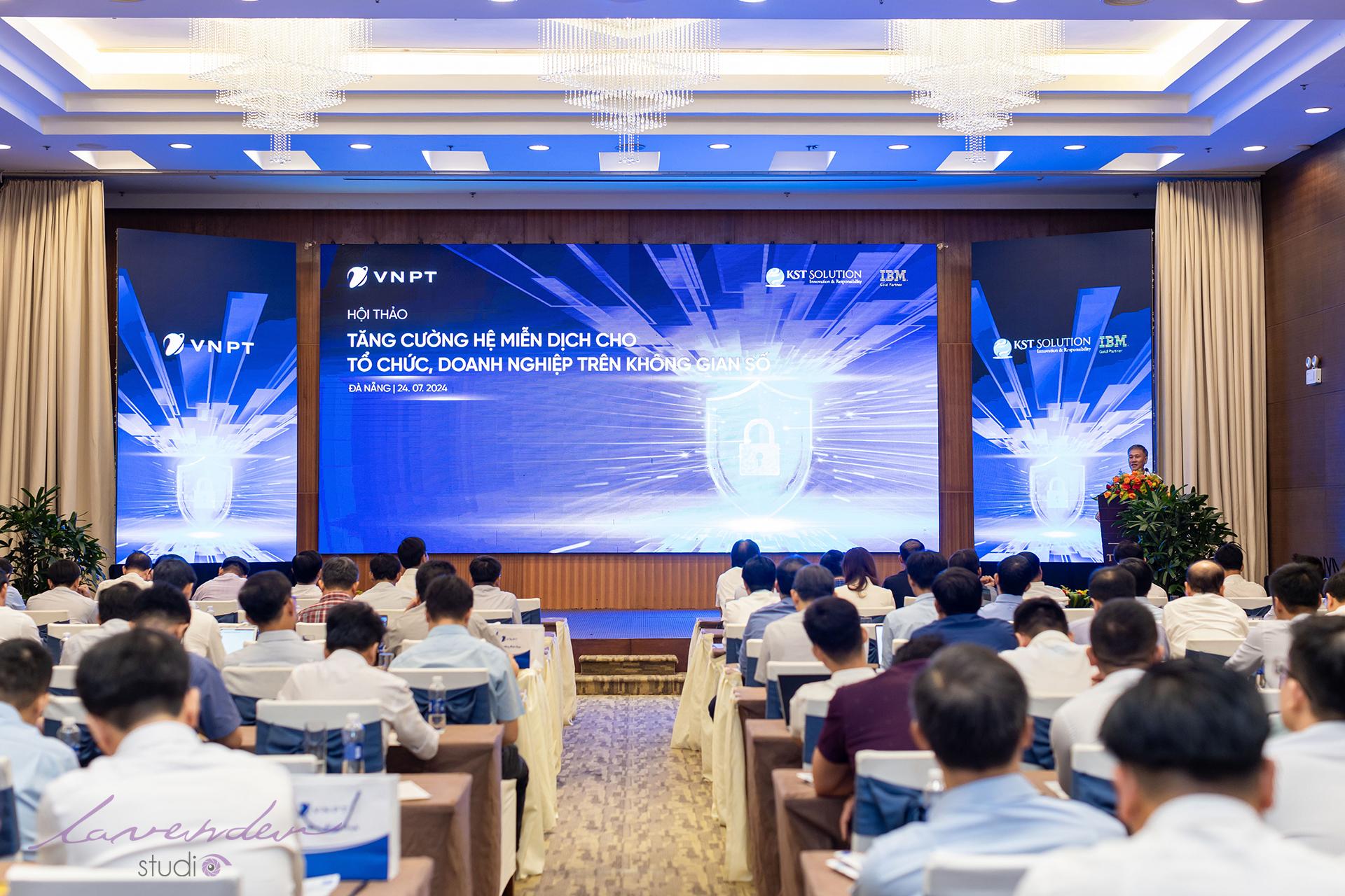 Dịch vụ chụp ảnh hội nghị, hội thảo tại Đà Nẵng - Chuyên nghiệp & Giá tốt 2026 Dịch vụ chụp ảnh hội nghị, hội thảo tại Đà Nẵng - Chuyên nghiệp & Giá tốt 2026